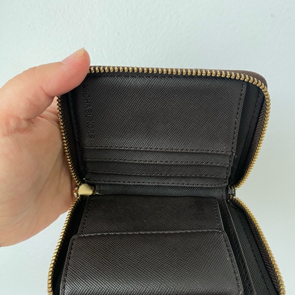 Michael Kors Wallet - Picture 4 of 8